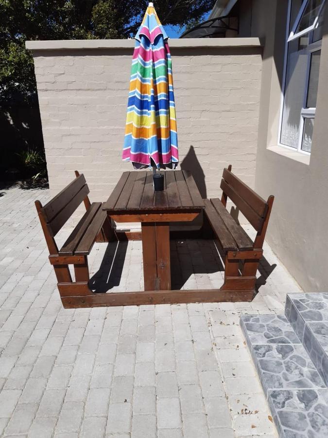 Baylight Accommodation 3 Selfcatering 1 Bedroom Apartment Sleeps 4 Mossel Bay Exterior foto